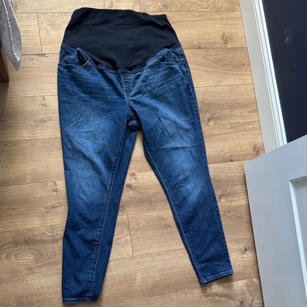 Maternity skinny jeans